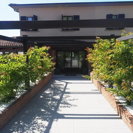 호텔 Hotel Montescano 4*