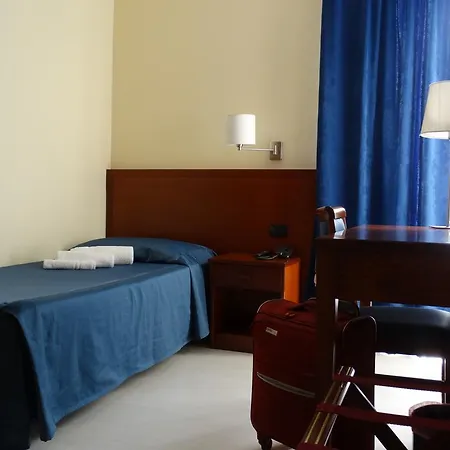 Hotel Montescano ホテル 4*