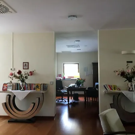 ホテル Hotel Montescano 4*