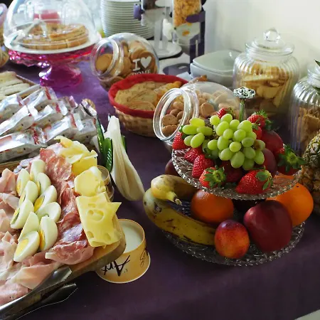 ホテル Hotel Montescano 4*