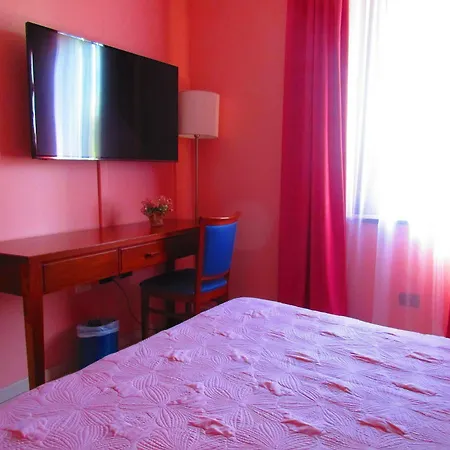 ホテル Hotel Montescano 4*