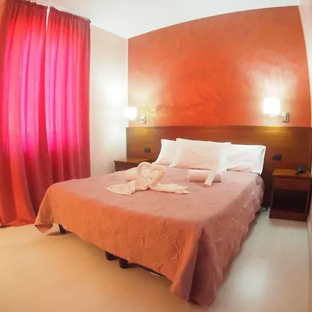 Hotel Montescano 4*